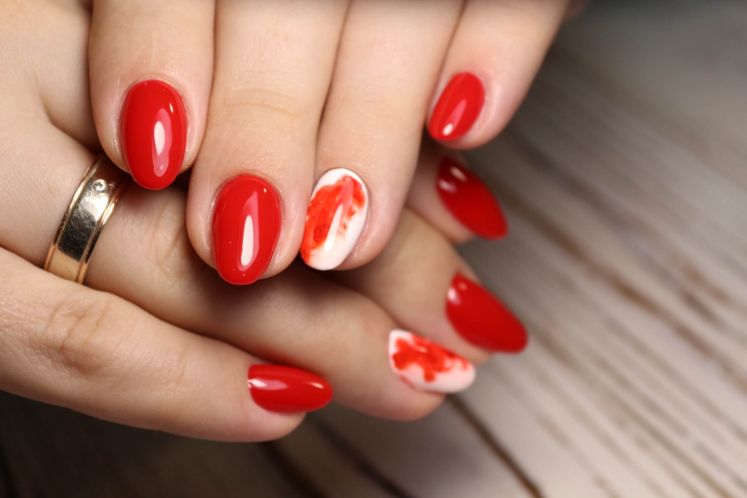 red pattern nails